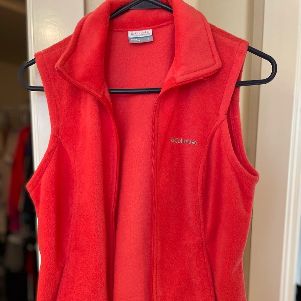 Columbia vest